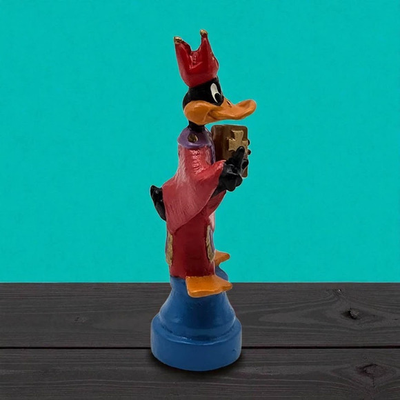 Rare Looney Tunes 1989 Warner Bros Saratoga Mint Daffy Duck Bishop Chess Piece - Picture 3 of 11